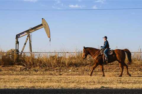 Earthquakes in Texas doubled in 2021. Scientists cite years of oil companies injecting sludgy water ..