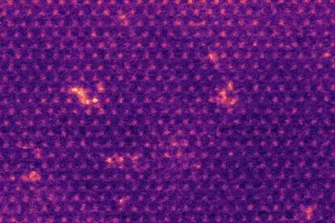 Scientists Reveal The First Images of Atoms ‘Swimming’ in Liquid