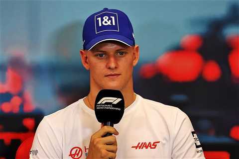  Mick Schumacher warned that Brazilian driver could replace him at Haas in 2023 