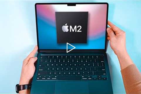 NEW MacBook Air M2 – Unboxing & FIRST Impressions!