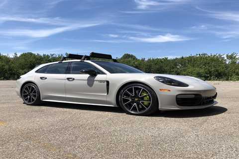 2019 Porsche Panamera 4 E Hybrid - The Future of Luxury