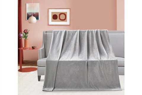 Traditional Stable Fleece Throw Silver for $60