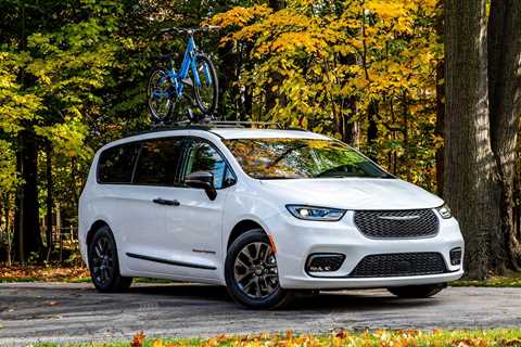 2023 Chrysler Pacifica Road Tripper Gets Tow Package and Mopar Goods