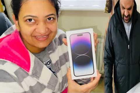 iPhone 14 dekh ke tabyat thik ho gai 🤣| house renovation hoga start flooring ka sample aa gaya