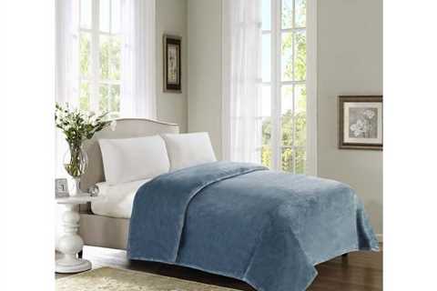 500 Sequence Strong Extremely Plush Blanket Silver Sage for $105