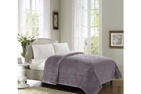 500 Sequence Strong Extremely Plush Blanket Silver Mauve King for $115