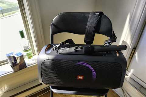 The Ultimate Dorm Party: JBL’s PartyBox Por…