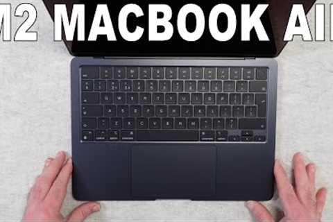 Apple 2022 MacBook Air M2 Unboxing & First Look