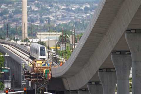 Exploring the Cost of the Oahu Rail System: An Expert's Perspective