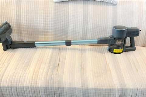 This Oraimo Cordless Stick Vacuum Sucks (in a Good Way)