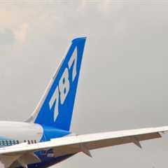 Boeing Presses ‘Pause’ on 787 Dreamliner Deliveries