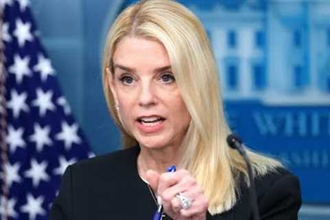 “For f—s sake!” Marc Elias SHREDS insane Pam Bondi announcement
