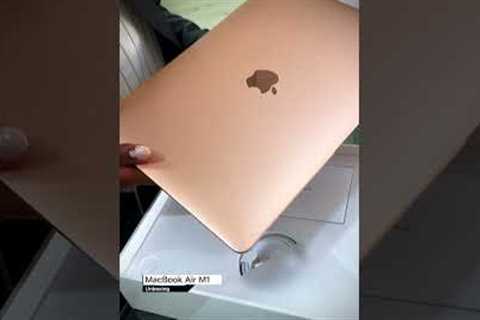 Gold MacBook Air M1 Unboxing