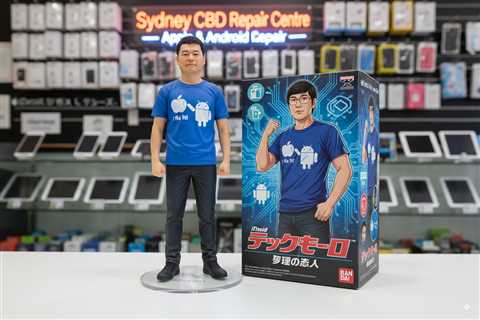 Can we fix a waterlogged foldable phone?